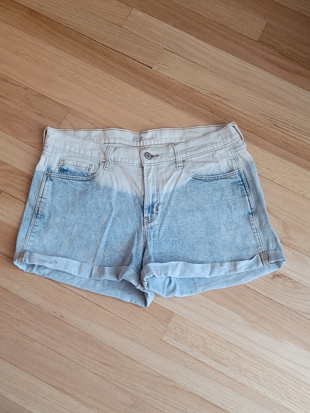 Old Navy Two-Tone Light Blue Dip-Dye Denim Shorts